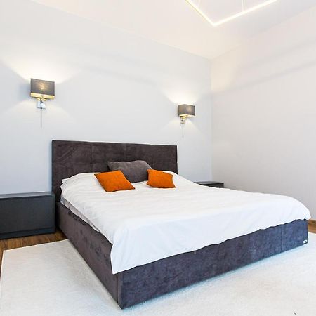3 Vodna Apartment Lviv Ngoại thất bức ảnh