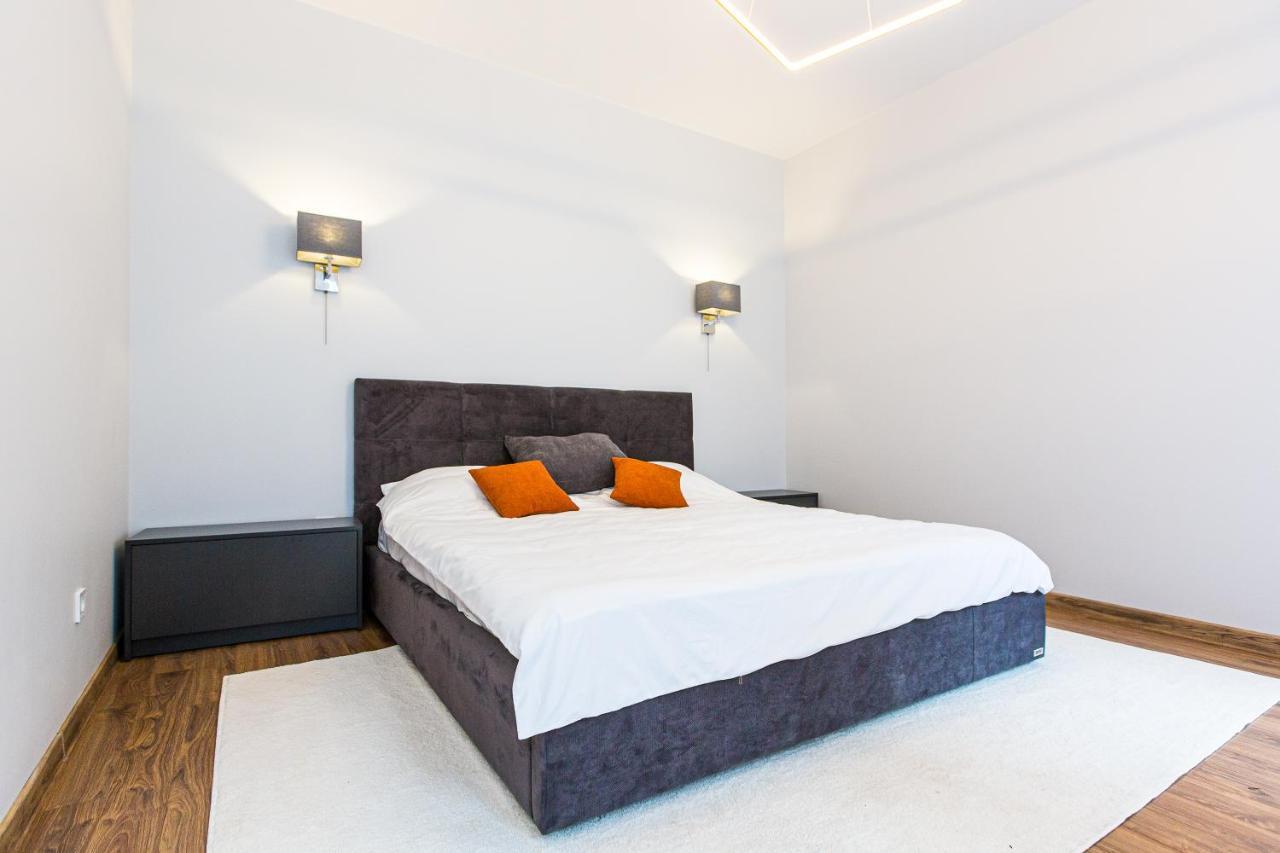 3 Vodna Apartment Lviv Ngoại thất bức ảnh
