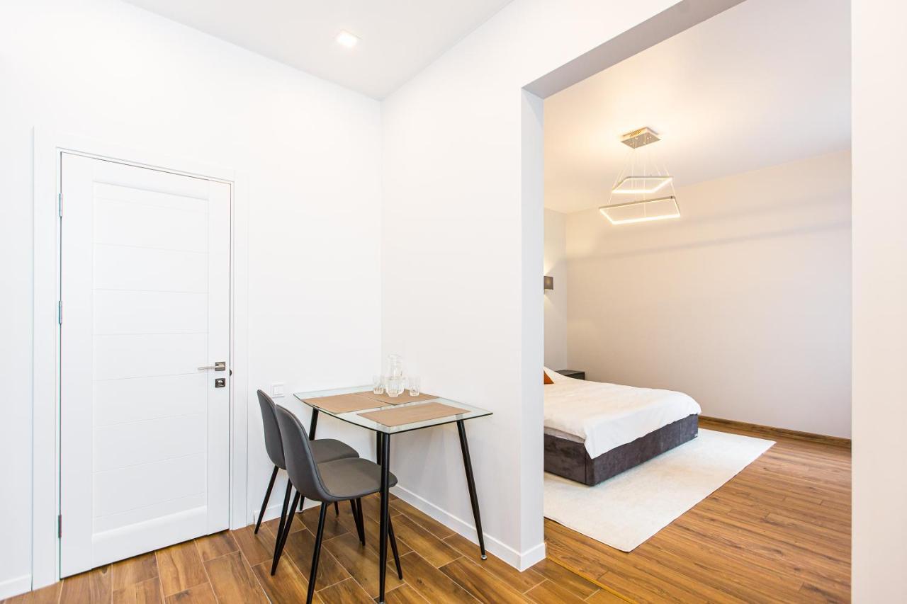 3 Vodna Apartment Lviv Ngoại thất bức ảnh