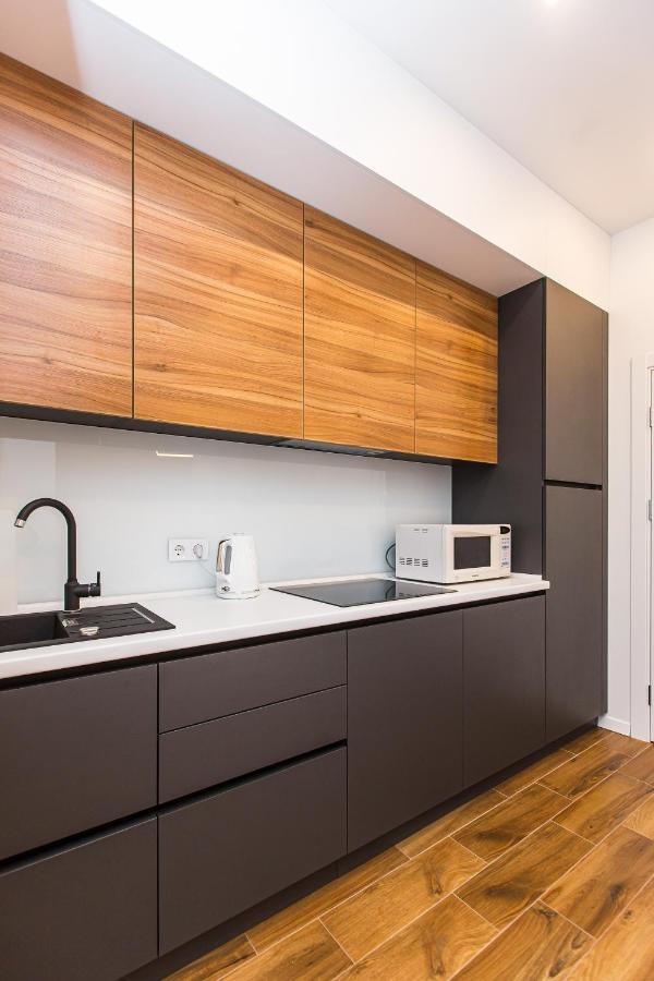 3 Vodna Apartment Lviv Ngoại thất bức ảnh